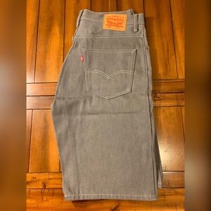 Levis Gray shorts new with out tags
